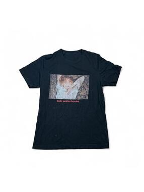 Suki Waterhouse t shirt